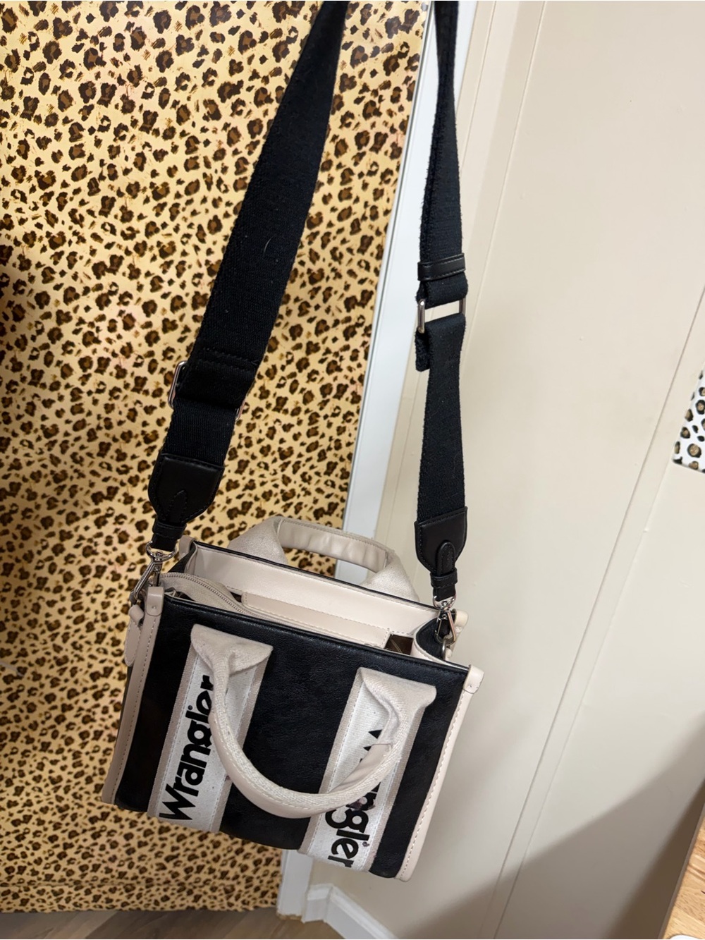 Wrangler Black and Cream Crossbody Tote - Picture 3 of 16